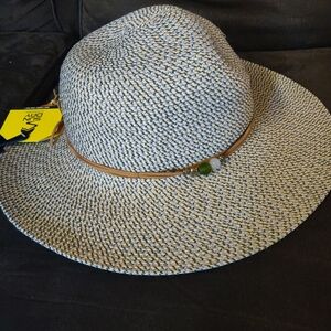 Stylish Woven Sun Hat - Cream and Tan